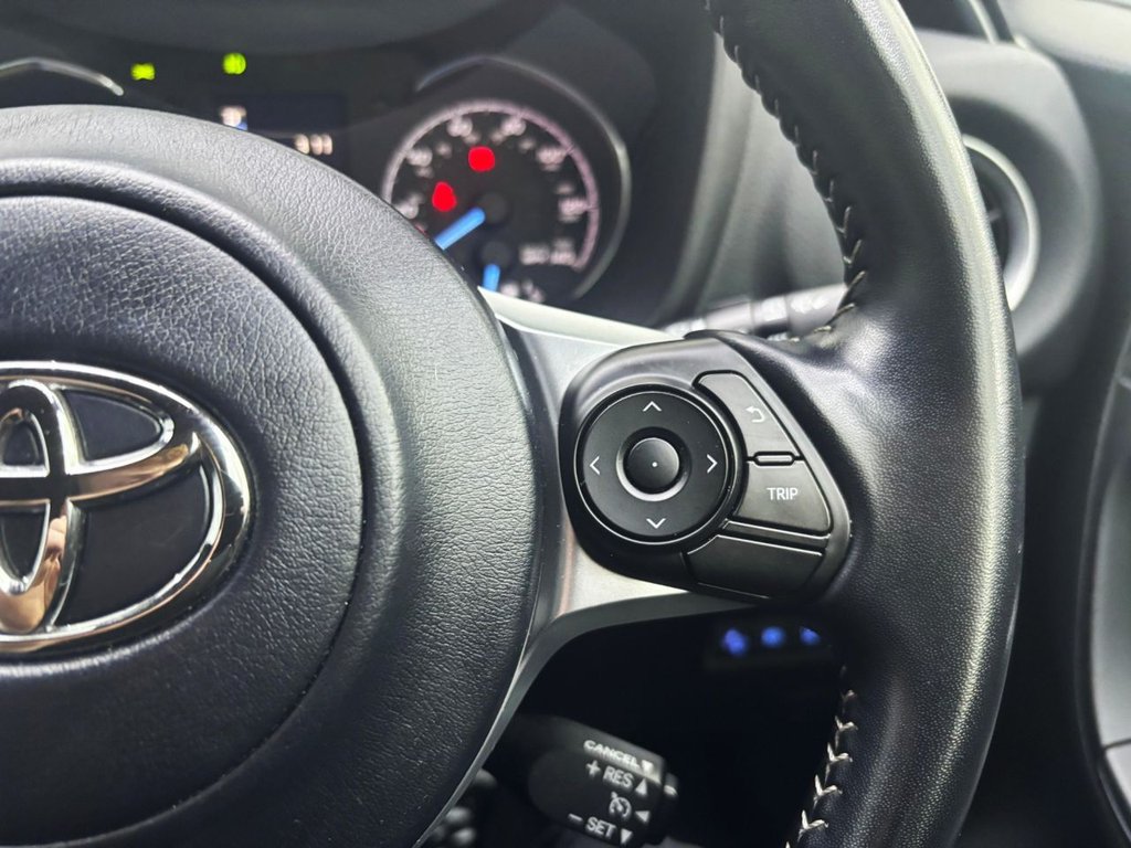 Used Toyota Yaris 2020 for sale - 75666338: Photo 22