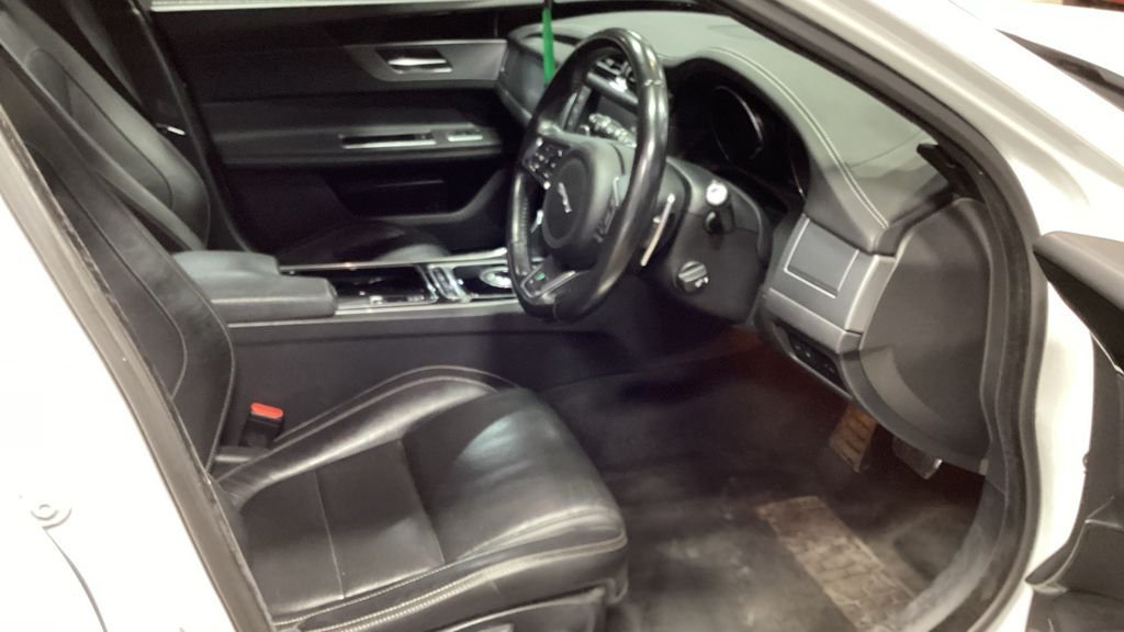 Used Jaguar XF 2018 for sale - 77341683: Photo 11