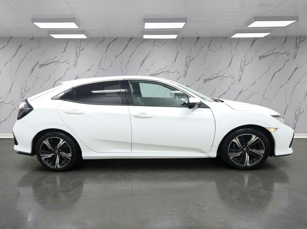 Used Honda Civic 2018 for sale - 77133413: Photo 4