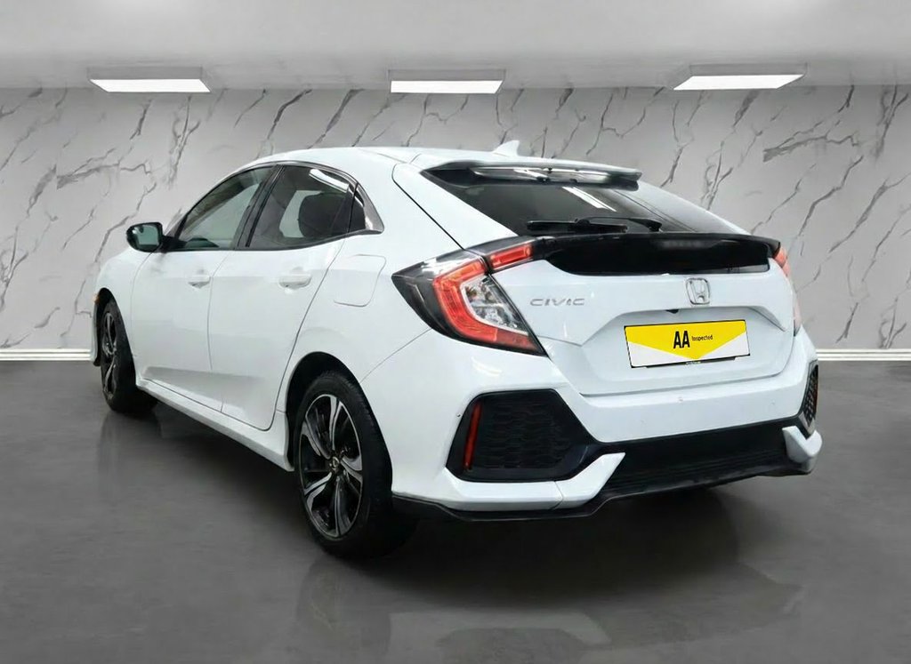 Used Honda Civic 2018 for sale - 77133413: Photo 7