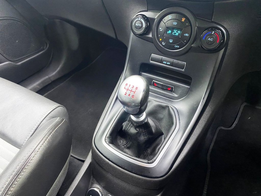 Used Ford Fiesta 2013 for sale - 76686122: Photo 15