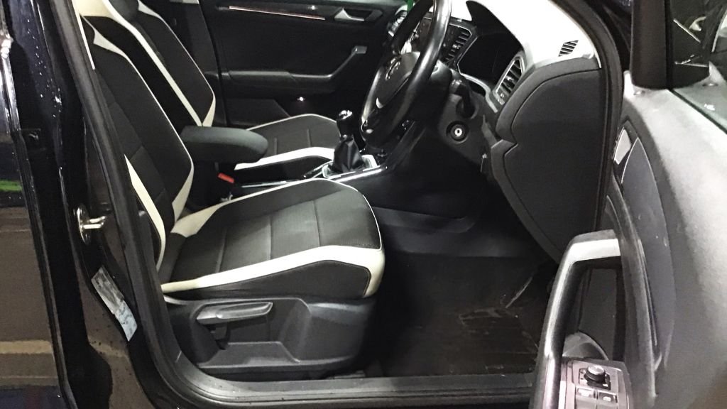 Used Volkswagen T-Roc 2019 for sale - 77064971: Photo 10