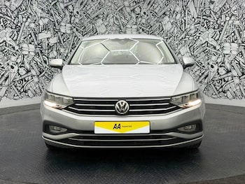 Used Volkswagen Passat 2020 for sale - 76973615: Photo