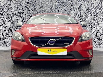 Used Volvo V40 2013 for sale - 77383740: Photo