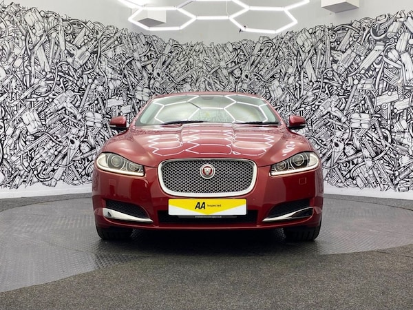 Used Jaguar XF 2014 for sale - 76202974: Photo 5
