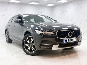 Used Volvo V90 Cross Country 2020 for sale - 79543576: Photo