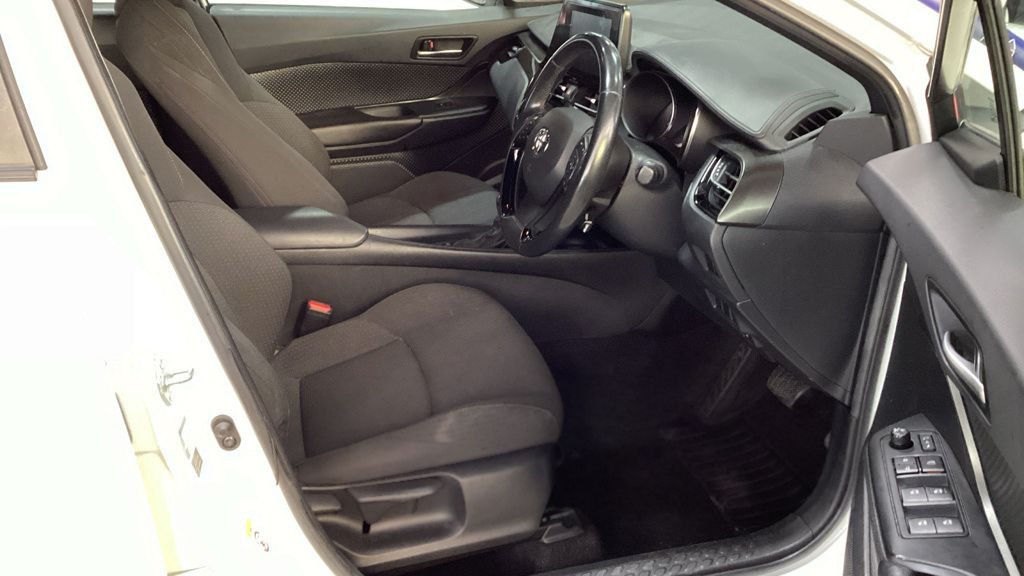 Used Toyota C-HR 2019 for sale - 77341663: Photo 11