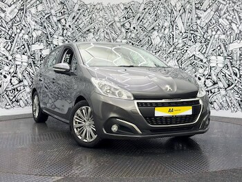 Used Peugeot 208 2018 for sale - 77643047: Photo