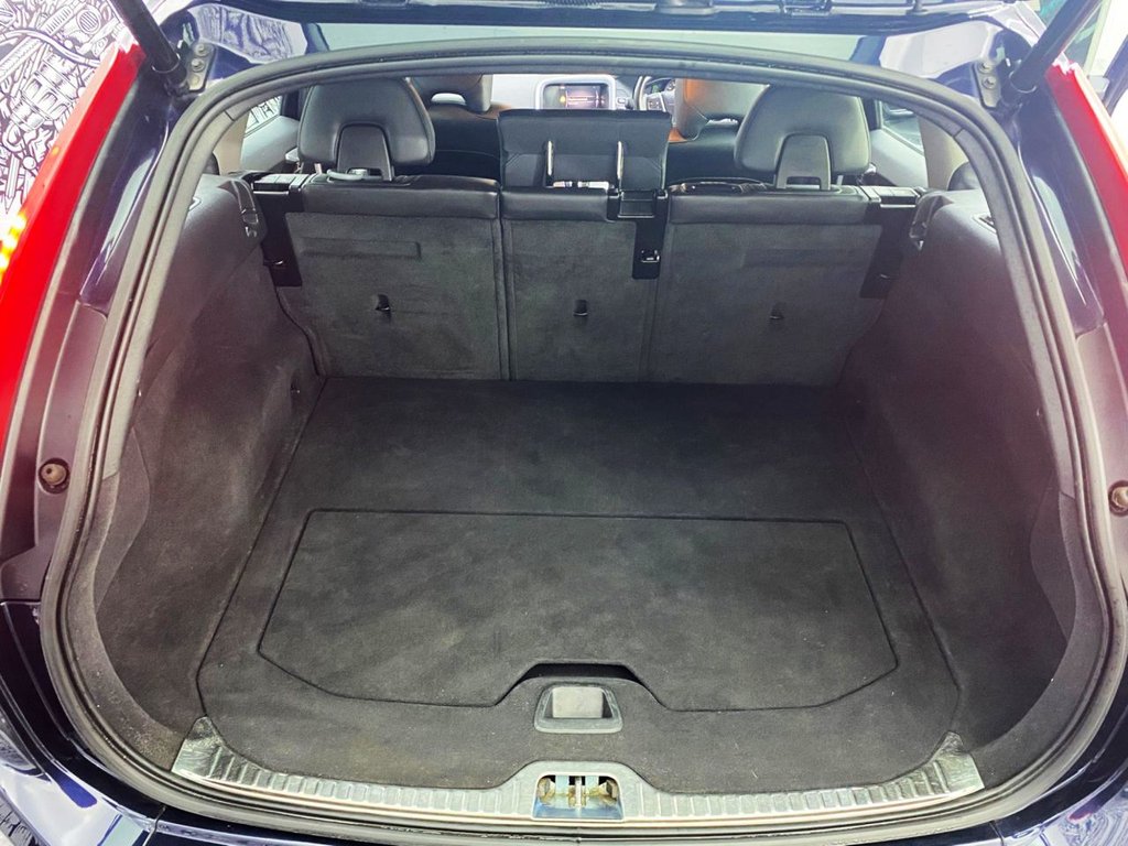 Used Volvo XC60 2017 for sale - 76098228: Photo 25