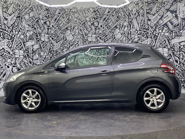 Used Peugeot 208 2014 for sale - 76279603: Photo 12