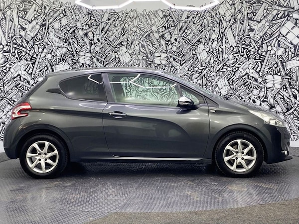Used Peugeot 208 2014 for sale - 76279603: Photo 14
