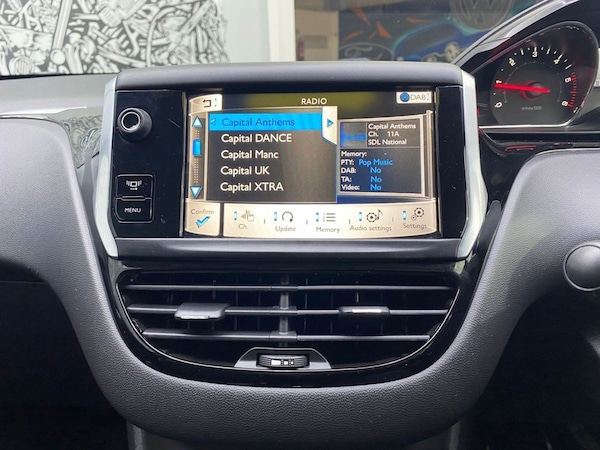 Used Peugeot 208 2014 for sale - 76279603: Photo 18