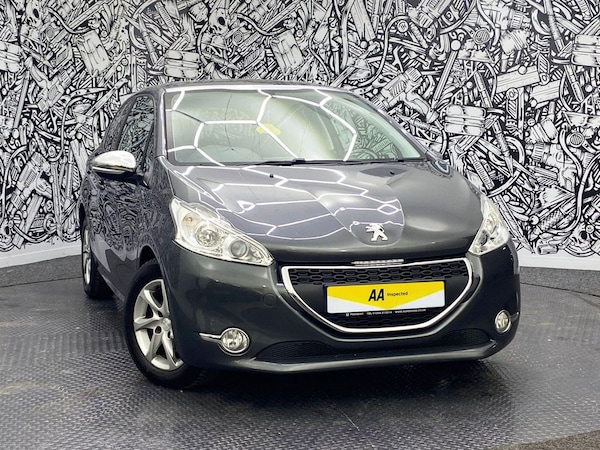 Used Peugeot 208 2014 for sale - 76279603: Photo 4