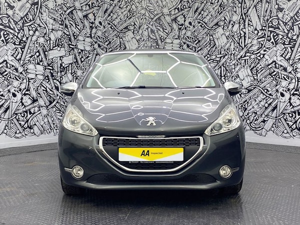 Used Peugeot 208 2014 for sale - 76279603: Photo 5