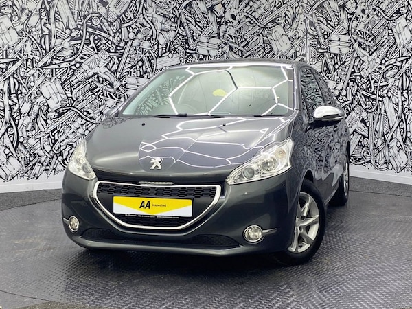 Used Peugeot 208 2014 for sale - 76279603: Photo 6