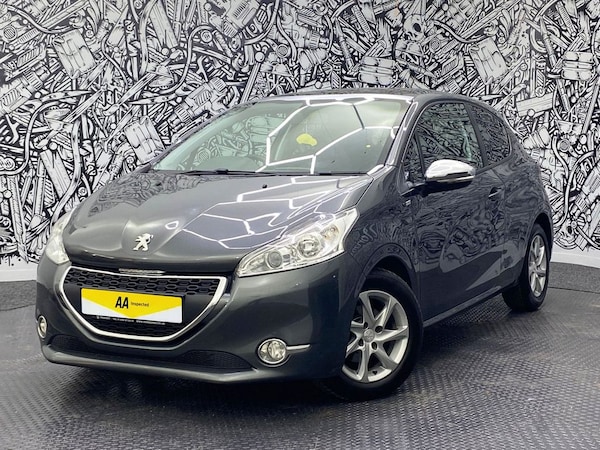 Used Peugeot 208 2014 for sale - 76279603: Photo 8