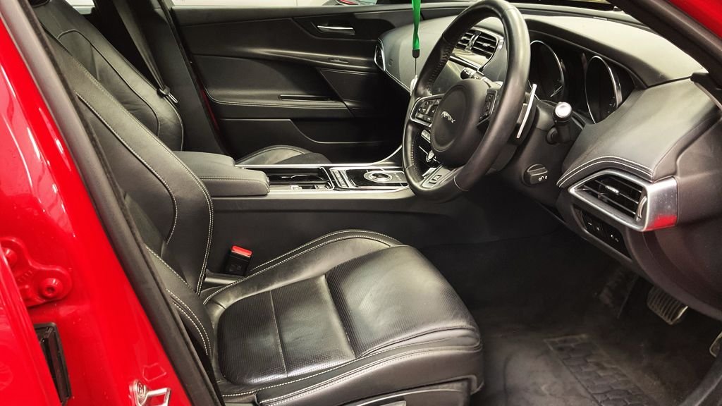 Used Jaguar XE 2018 for sale - 77534663: Photo 13