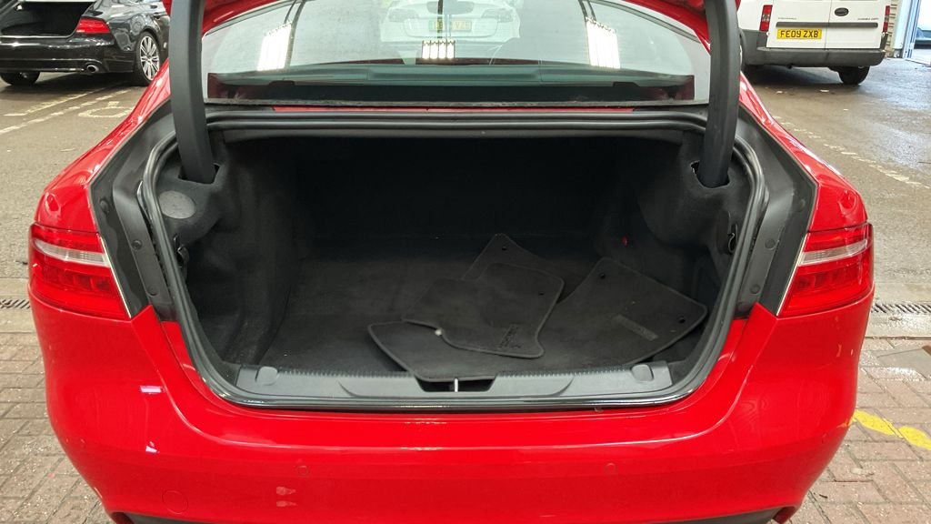 Used Jaguar XE 2018 for sale - 77534663: Photo 15