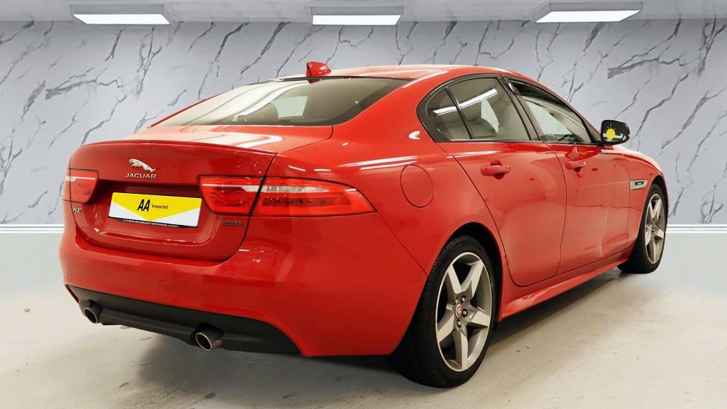 Used Jaguar XE 2018 for sale - 77534663: Photo 7