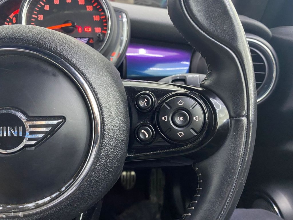 Used MINI Convertible 2018 for sale - 76376336: Photo 22