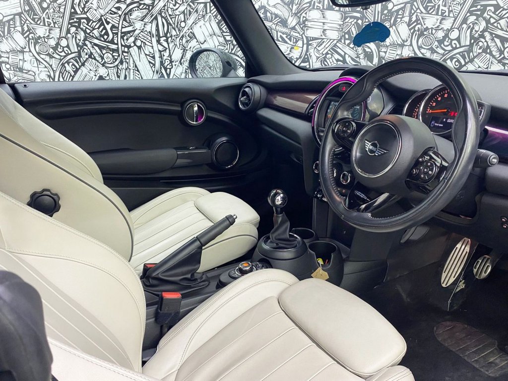 Used MINI Convertible 2018 for sale - 76376336: Photo 23