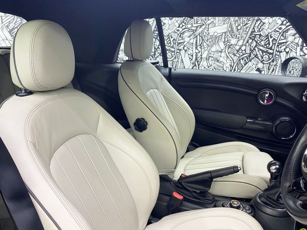 Used MINI Convertible 2018 for sale - 76376336: Photo 24
