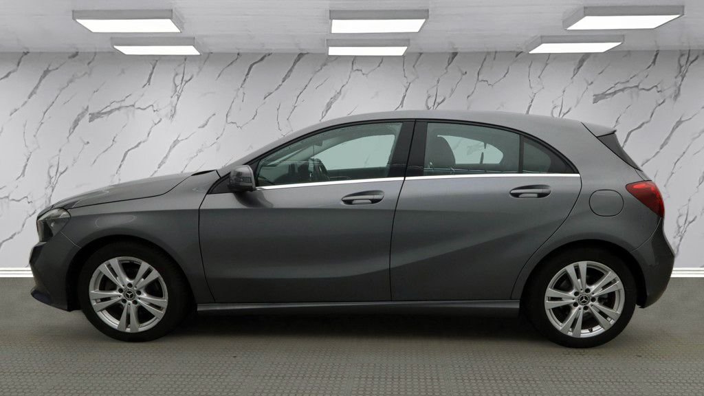 Used Mercedes-Benz A-Class 2018 for sale - 77608888: Photo 9