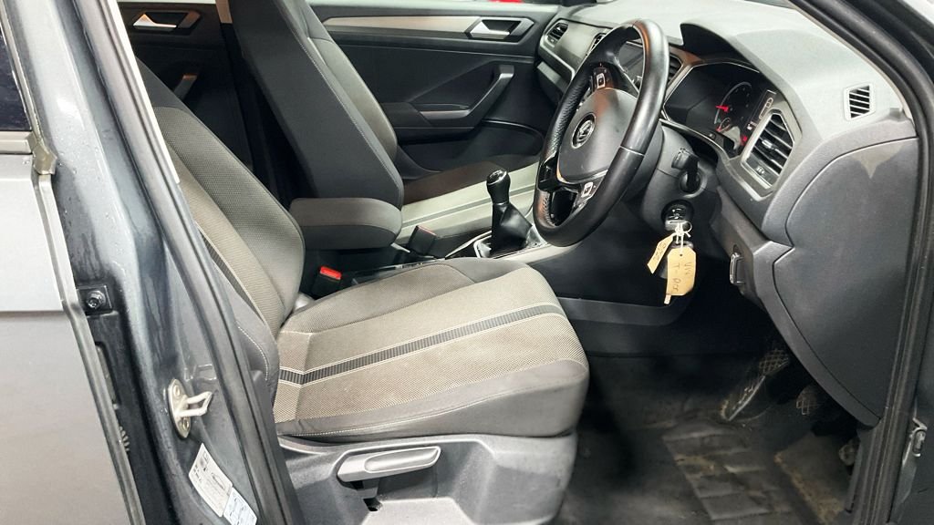 Used Volkswagen T-Roc 2020 for sale - 77384339: Photo 12