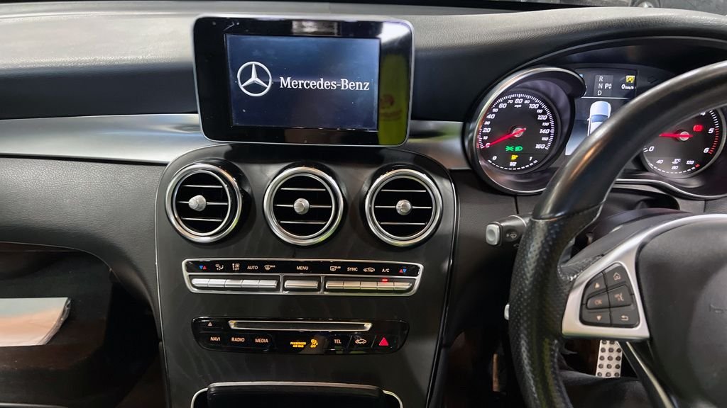 Used Mercedes-Benz GLC 2018 for sale - 75986127: Photo 8