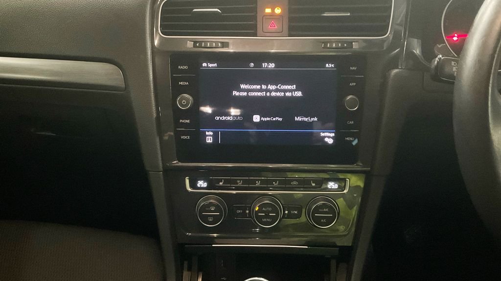 Used Volkswagen Golf 2020 for sale - 77341845: Photo 10