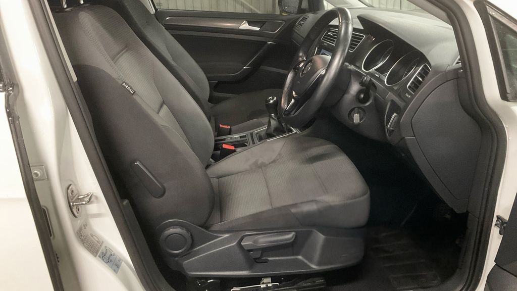 Used Volkswagen Golf 2020 for sale - 77341845: Photo 12