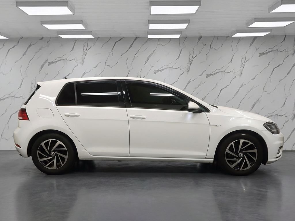 Used Volkswagen Golf 2020 for sale - 77341845: Photo 7