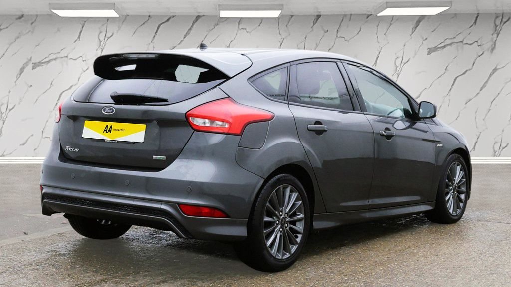 Used Ford Focus 2017 for sale - 77064970: Photo 5