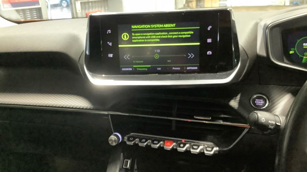 Used Peugeot 2008 2020 for sale - 77038313: Photo 8