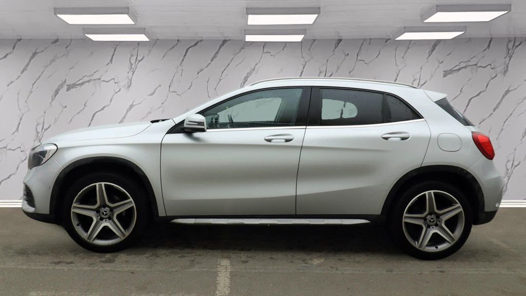 Used Mercedes-Benz GLA 2017 for sale - 77642980: Photo 8