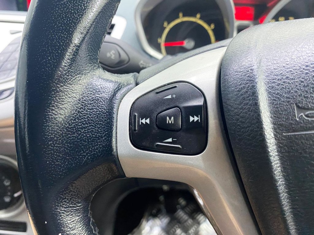 Used Ford Fiesta 2010 for sale - 76322993: Photo 18