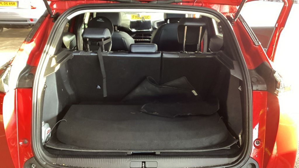 Used Peugeot 2008 2020 for sale - 76698780: Photo 12