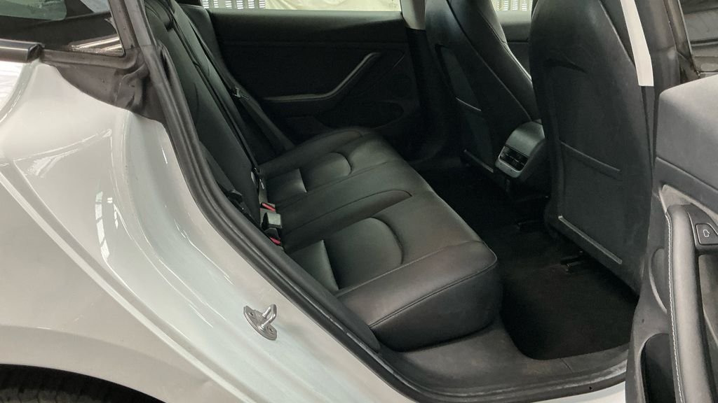 Used Tesla Model 3 2021 for sale - 76132654: Photo 11