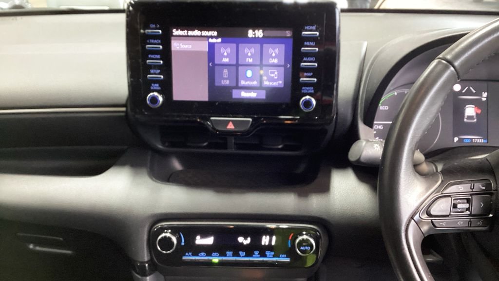 Used Toyota Yaris 2022 for sale - 76724633: Photo 8