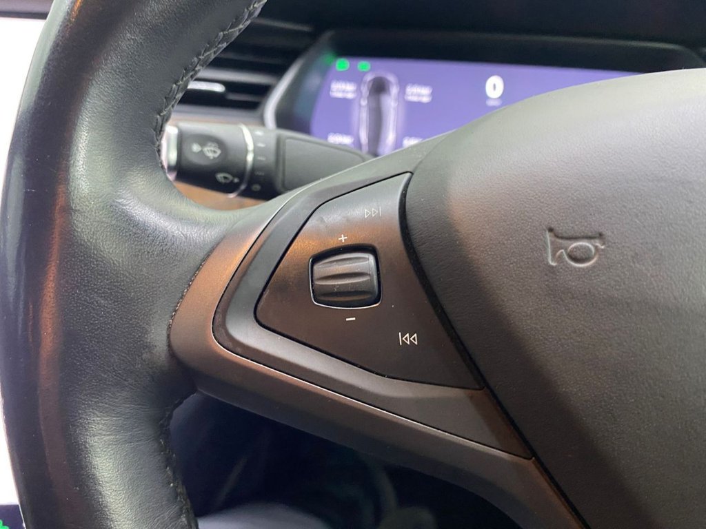 Used Tesla Model S 2020 for sale - 76380044: Photo 21