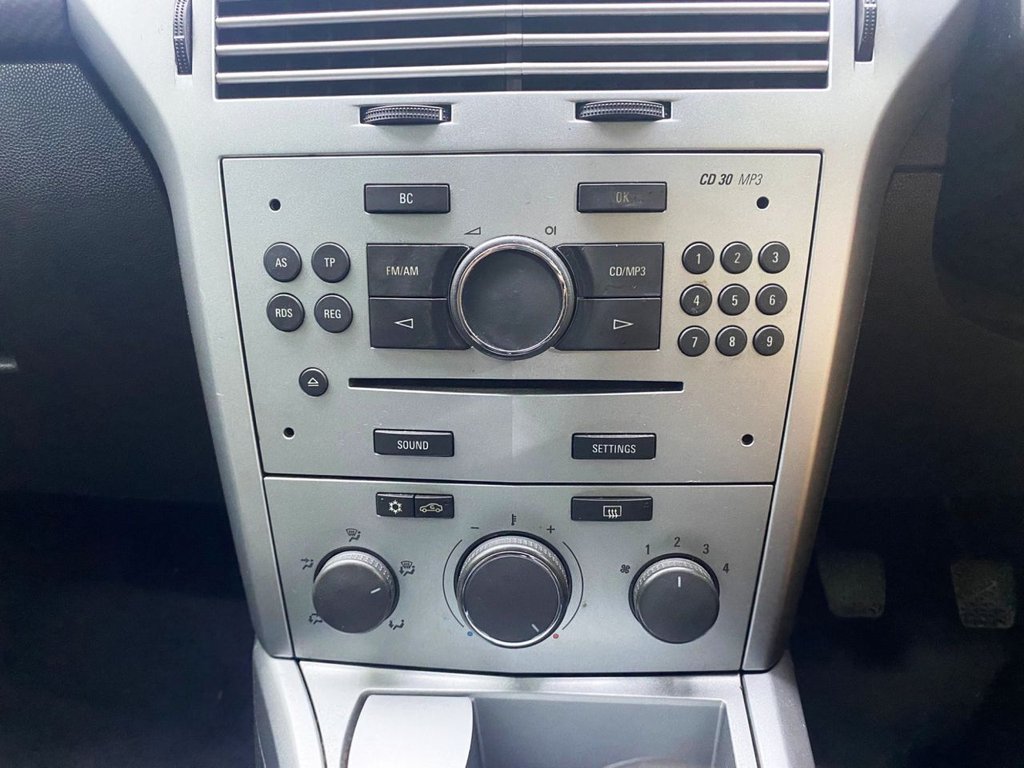 Used Vauxhall Astra 2010 for sale - 76313263: Photo 14