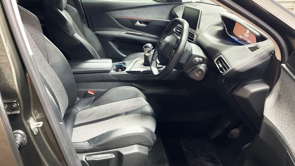 Used Peugeot 3008 2018 for sale - 77608950: Photo 13