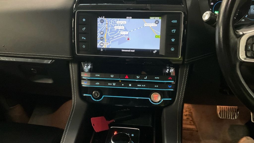 Used Jaguar F-Pace 2018 for sale - 77546685: Photo 7