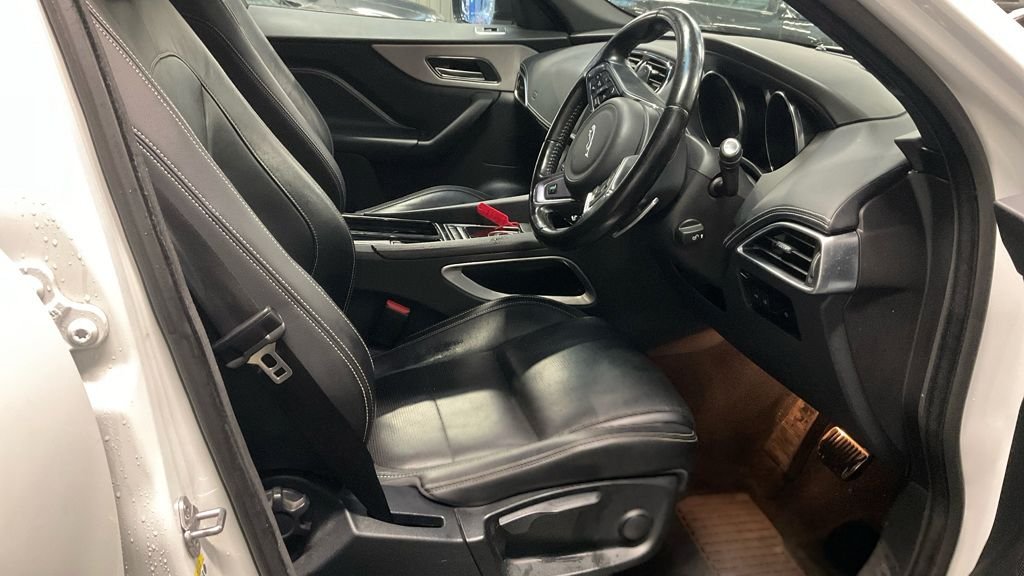 Used Jaguar F-Pace 2018 for sale - 77546685: Photo 9