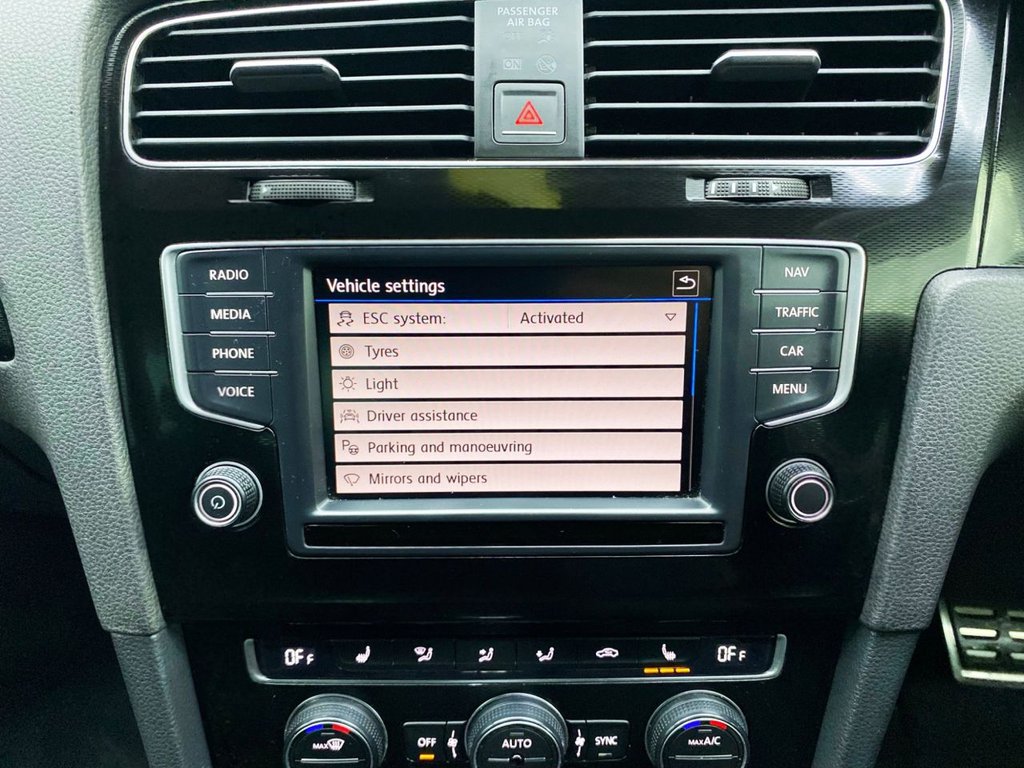 Used Volkswagen Golf 2017 for sale - 77161642: Photo 21