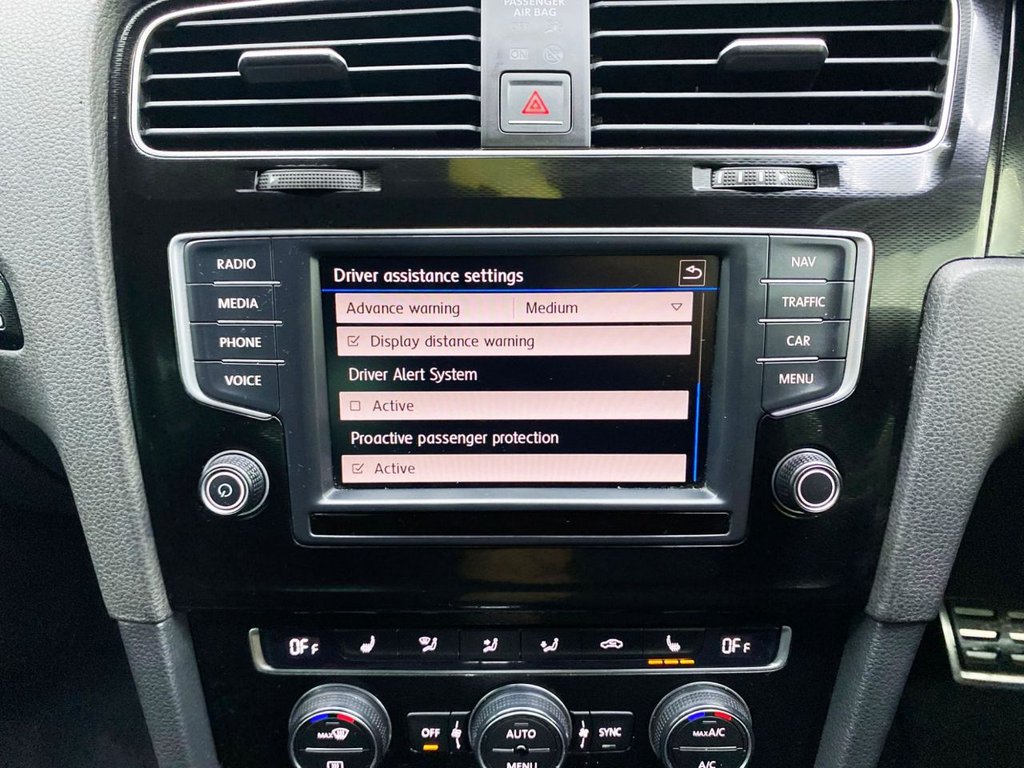 Used Volkswagen Golf 2017 for sale - 77161642: Photo 28