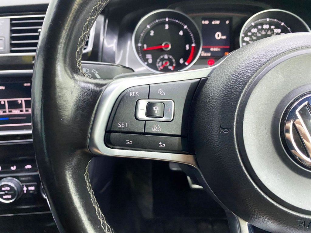 Used Volkswagen Golf 2017 for sale - 77161642: Photo 32