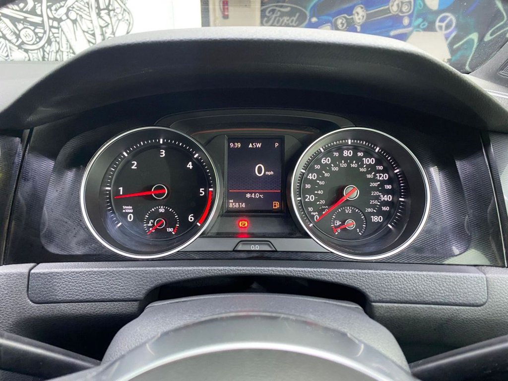 Used Volkswagen Golf 2017 for sale - 77161642: Photo 35