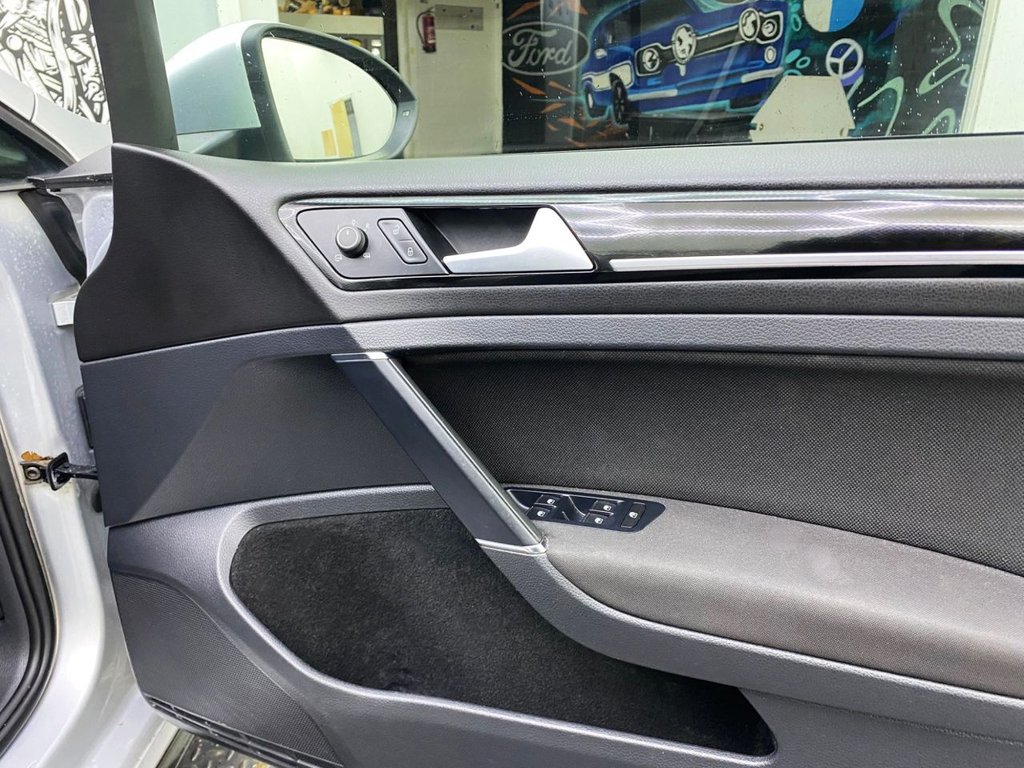 Used Volkswagen Golf 2017 for sale - 77161642: Photo 41