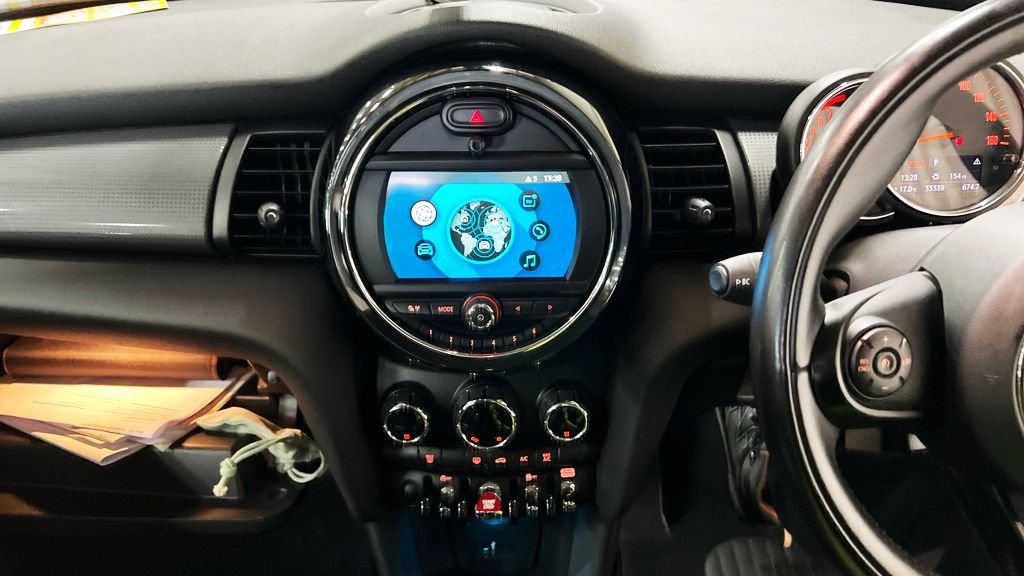 Used MINI Hatch 2018 for sale - 77122326: Photo 8